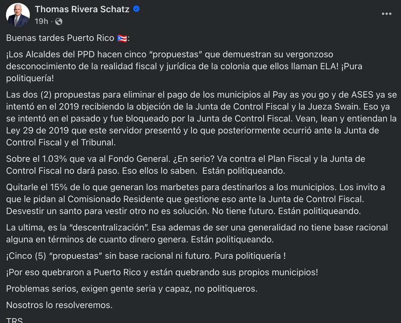 Publicación en redes sociales del presidente del Senado, Thomas Rivera Schatz, en la que cuestiona las propuestas de alcaldes del PPD sobre asuntos fiscales y las describe como inviables y politiqueras.