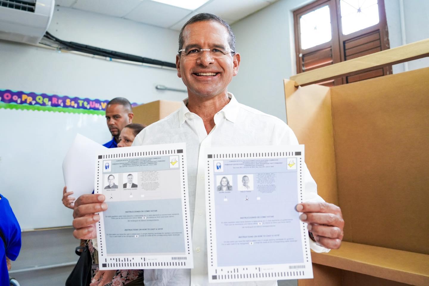 📹 Gobernador vota en su primaria contra Jenniffer González