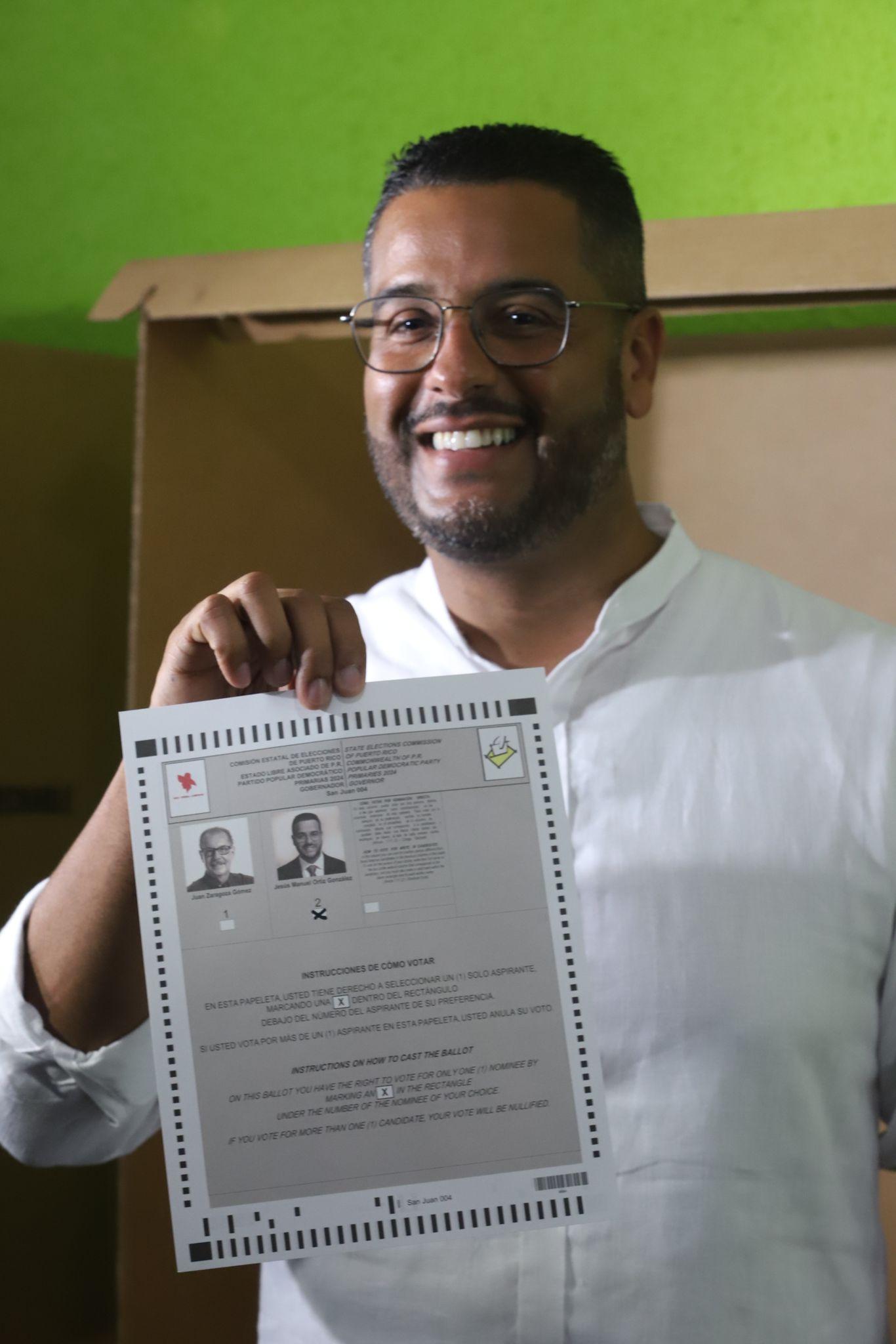 Jesús Manuel Ortiz vota en Cupey