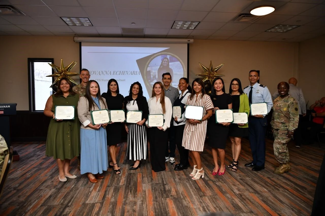 Fuerte Buchanan: Mentoría prepara futuros líderes federales