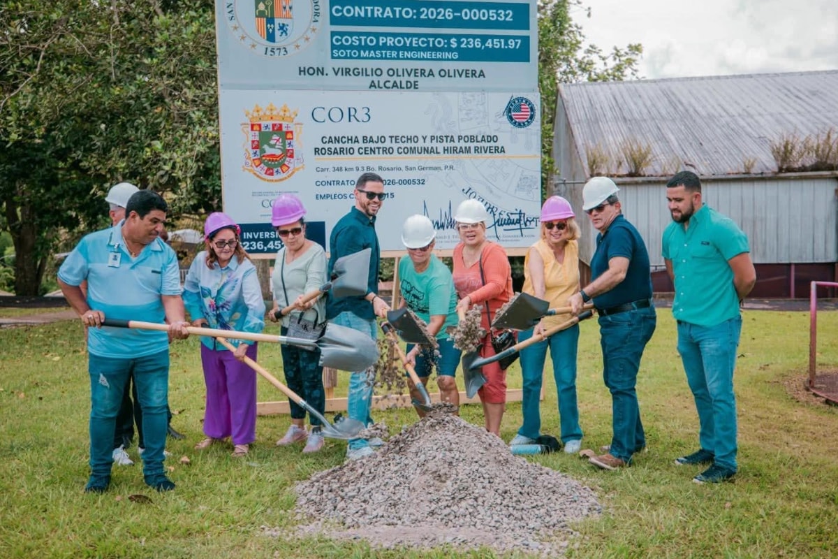 El Alcalde del Municipio Autónomo de San German, Virgilio Olivera Olivera, puso ayer la primera piedra de las nuevas instalaciones deportivas del Poblado Rosario".