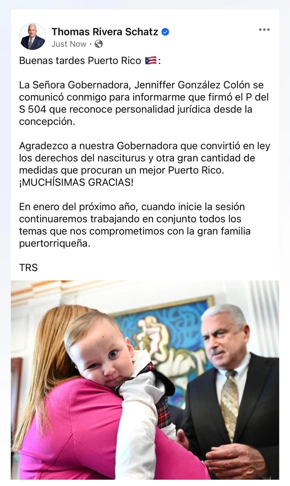 Captura de pantalla de una publicación de Thomas Rivera Schatz en redes sociales anunciando la firma del PS 504, junto a una imagen de un bebé cargado por una mujer, con el senador visible al fondo.