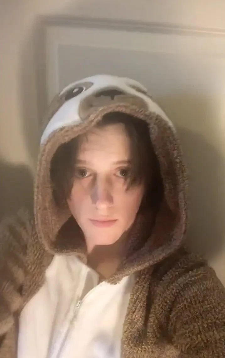 Captura de Lance Twiggs, señalado como compañero de cuarto trans y pareja sentimental del sospechoso del asesinato de Charlie Kirk. Fuente: TikTok.