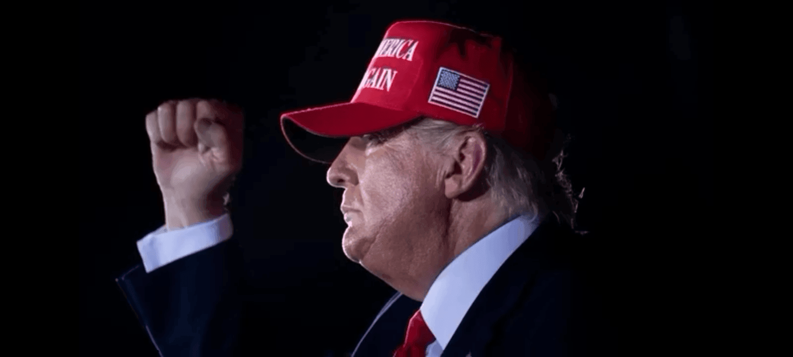 Trump regresa a la Casa Blanca a pesar de tenerlo todo en su contra